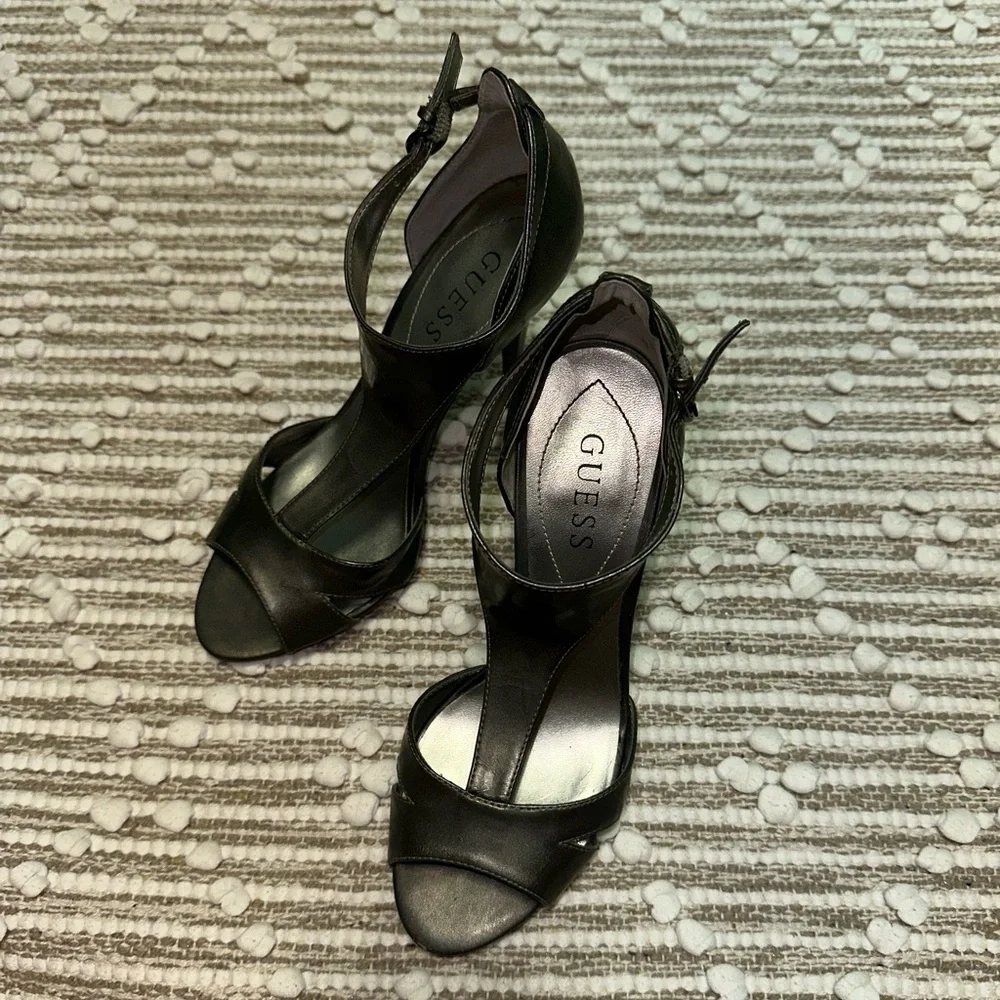 GUESS Heels - Picture 2 of 5